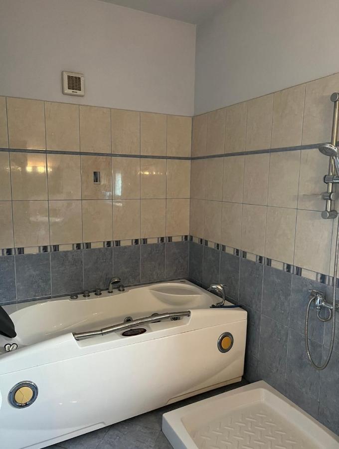 Guest House Pulake Berat Zewnętrze zdjęcie
