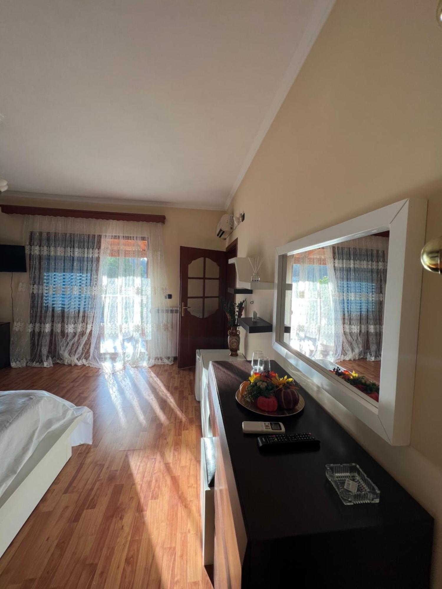 Guest House Pulake Berat Zewnętrze zdjęcie