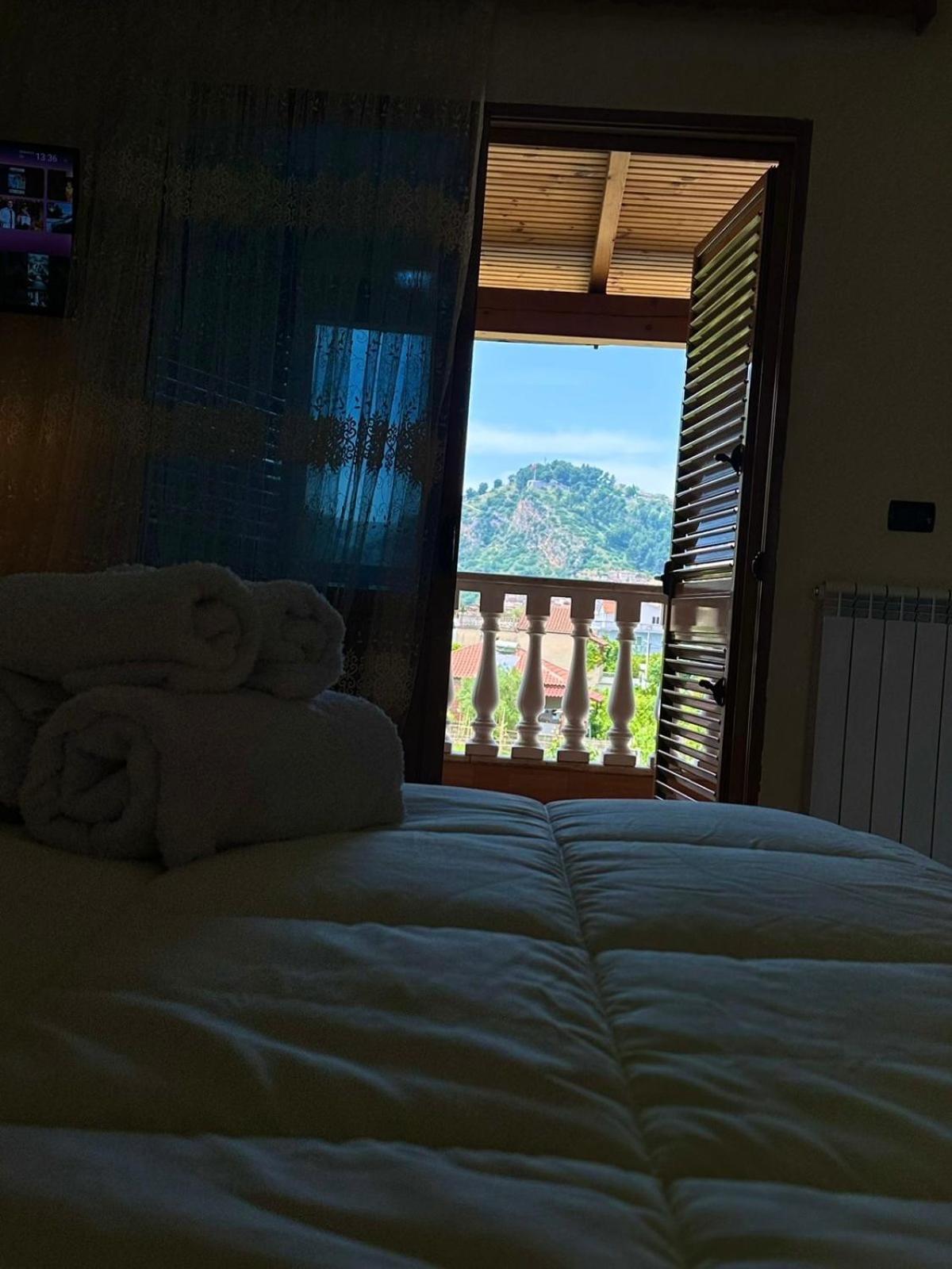 Guest House Pulake Berat Zewnętrze zdjęcie