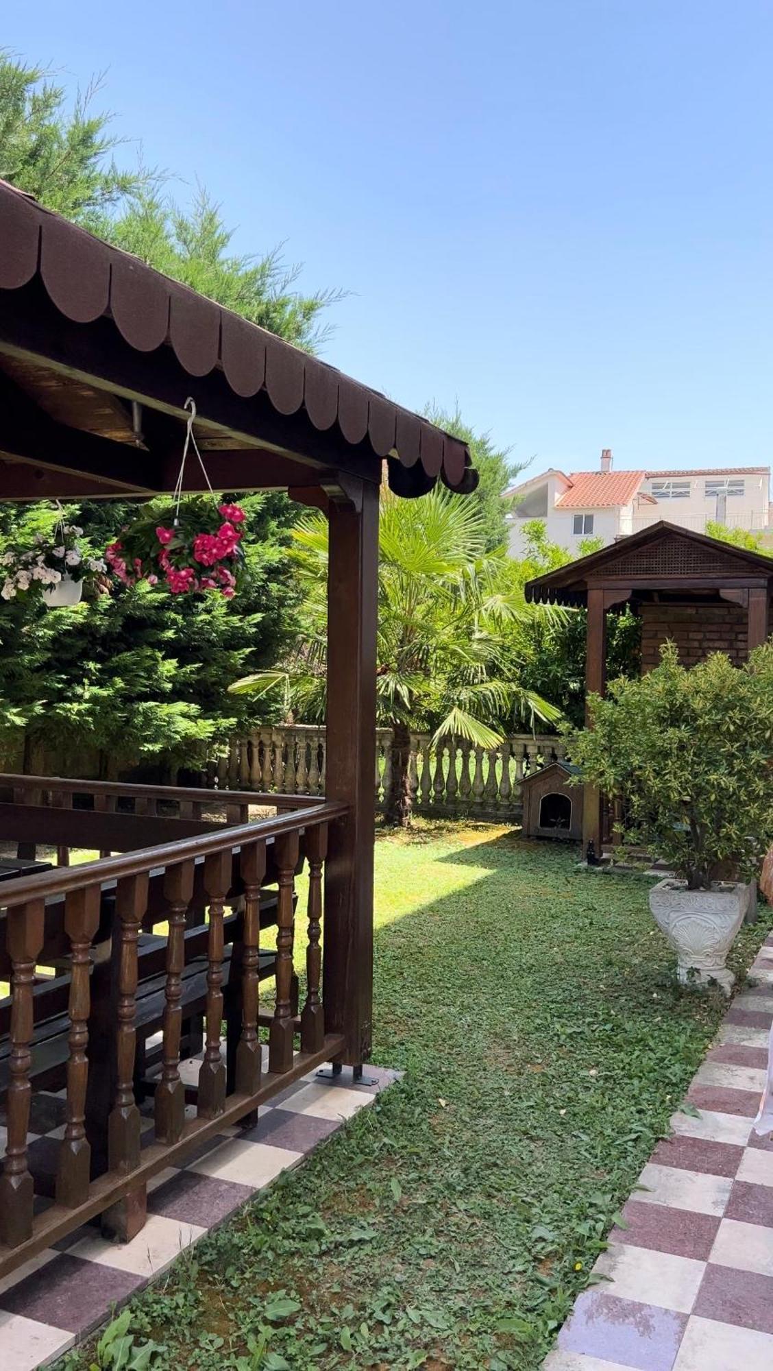 Guest House Pulake Berat Zewnętrze zdjęcie