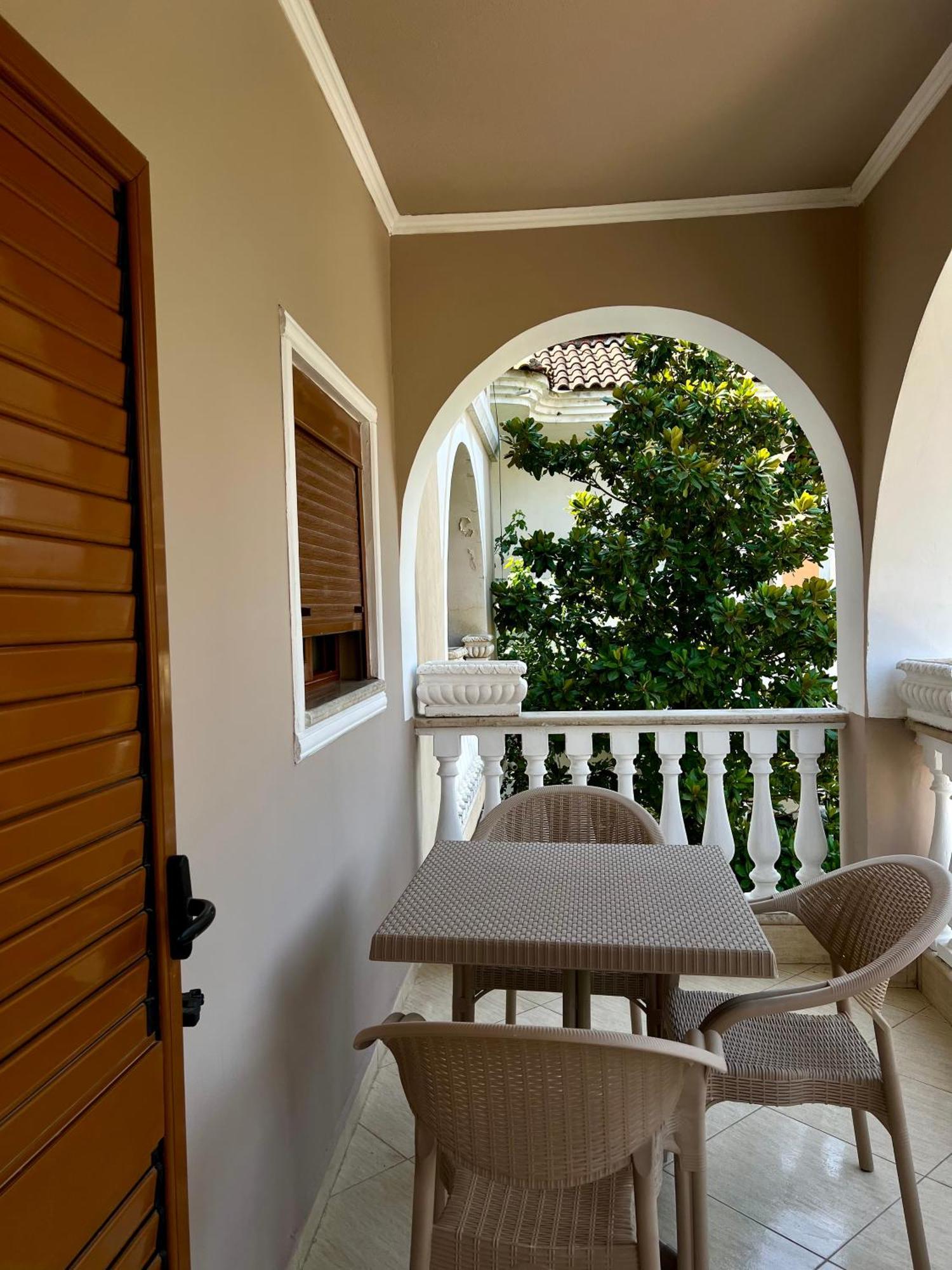 Guest House Pulake Berat Zewnętrze zdjęcie